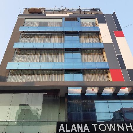 Alana Townhouse Hotel Vijayawāda Exterior foto